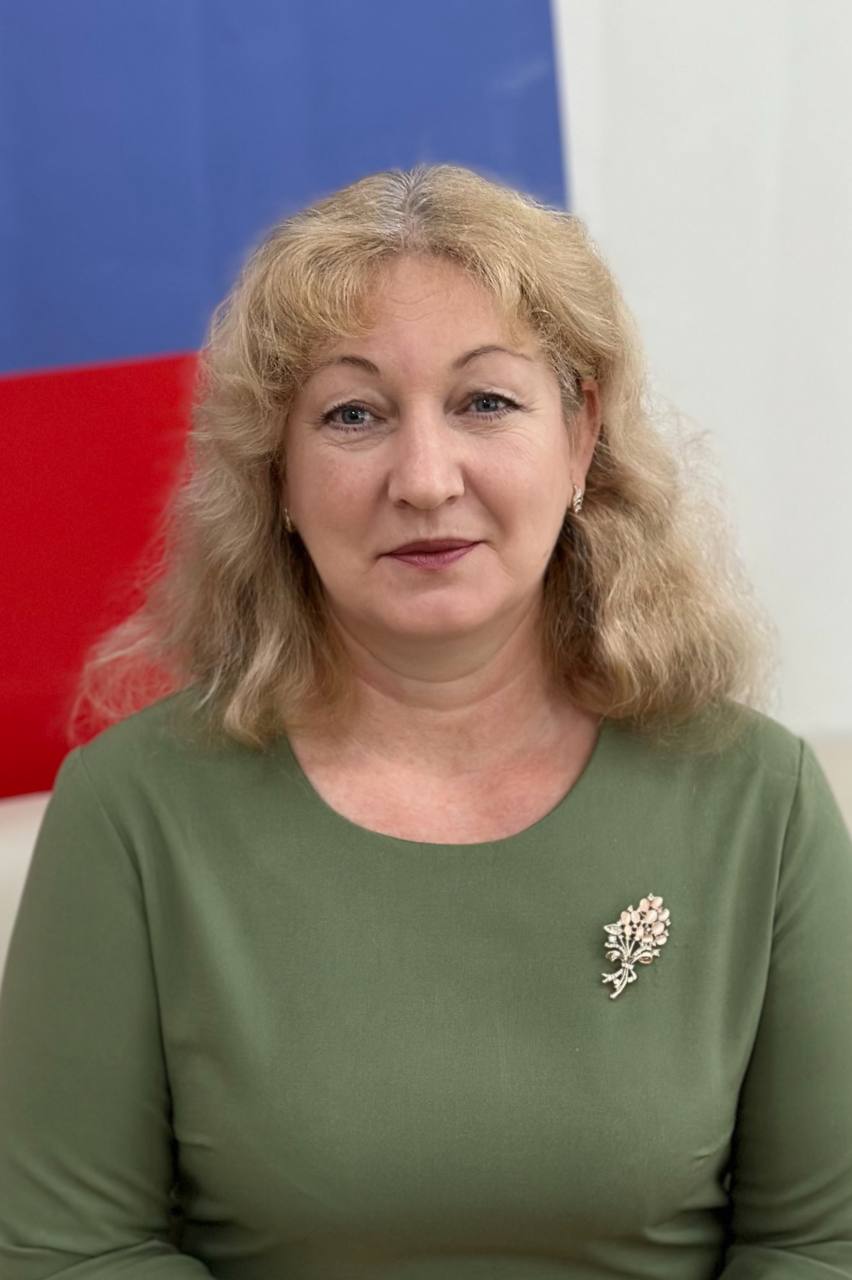 Пиняскина Елена Владимировна.